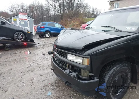 1997 Chevrolet K1500 Fleetside z USA, uszkodzony, nr VIN 2GCEK19R3V1148422